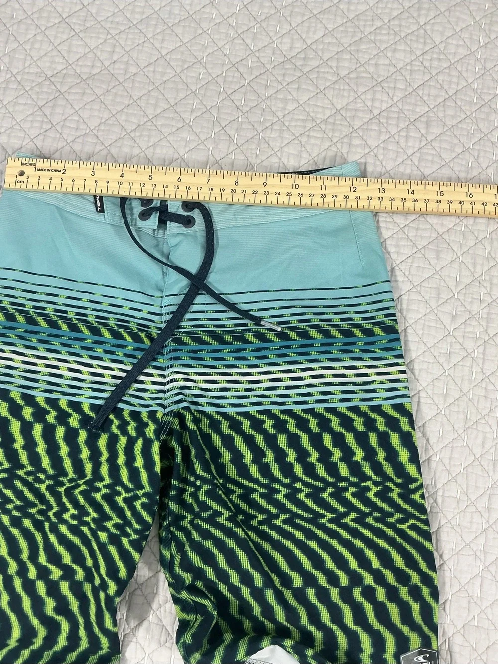 O'Neill Boys Hyperfreak Performance Boardshorts Size 24